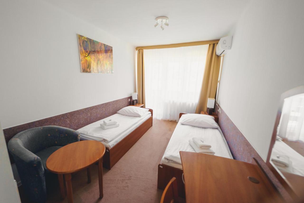 Iwonicz-Zdrój Elita Hotel & Restauracja מראה חיצוני תמונה