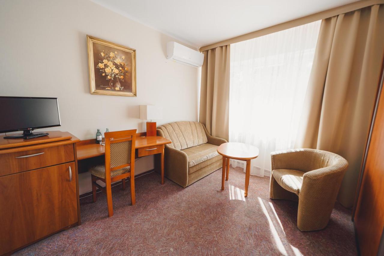 Iwonicz-Zdrój Elita Hotel & Restauracja מראה חיצוני תמונה
