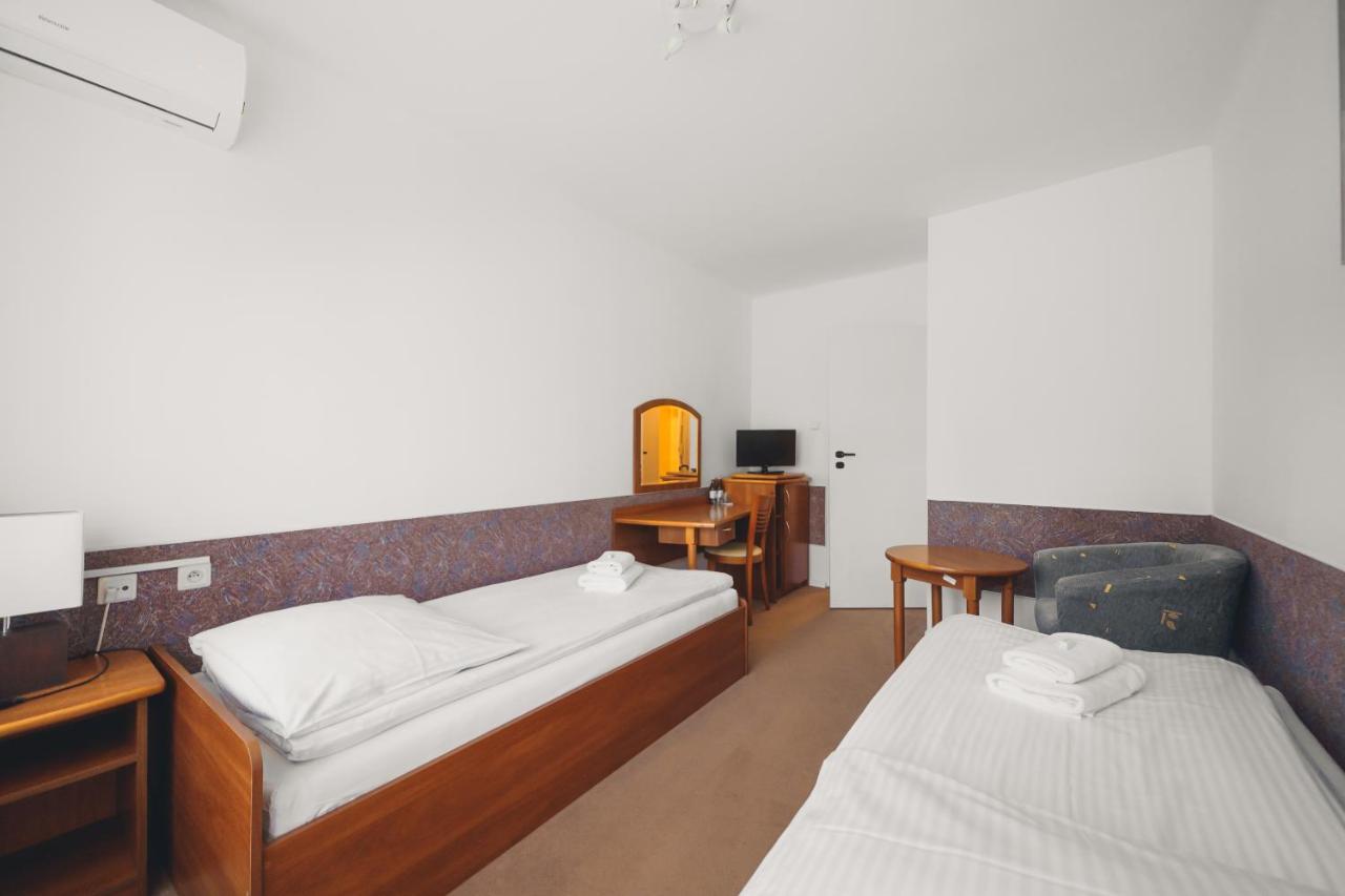 Iwonicz-Zdrój Elita Hotel & Restauracja מראה חיצוני תמונה