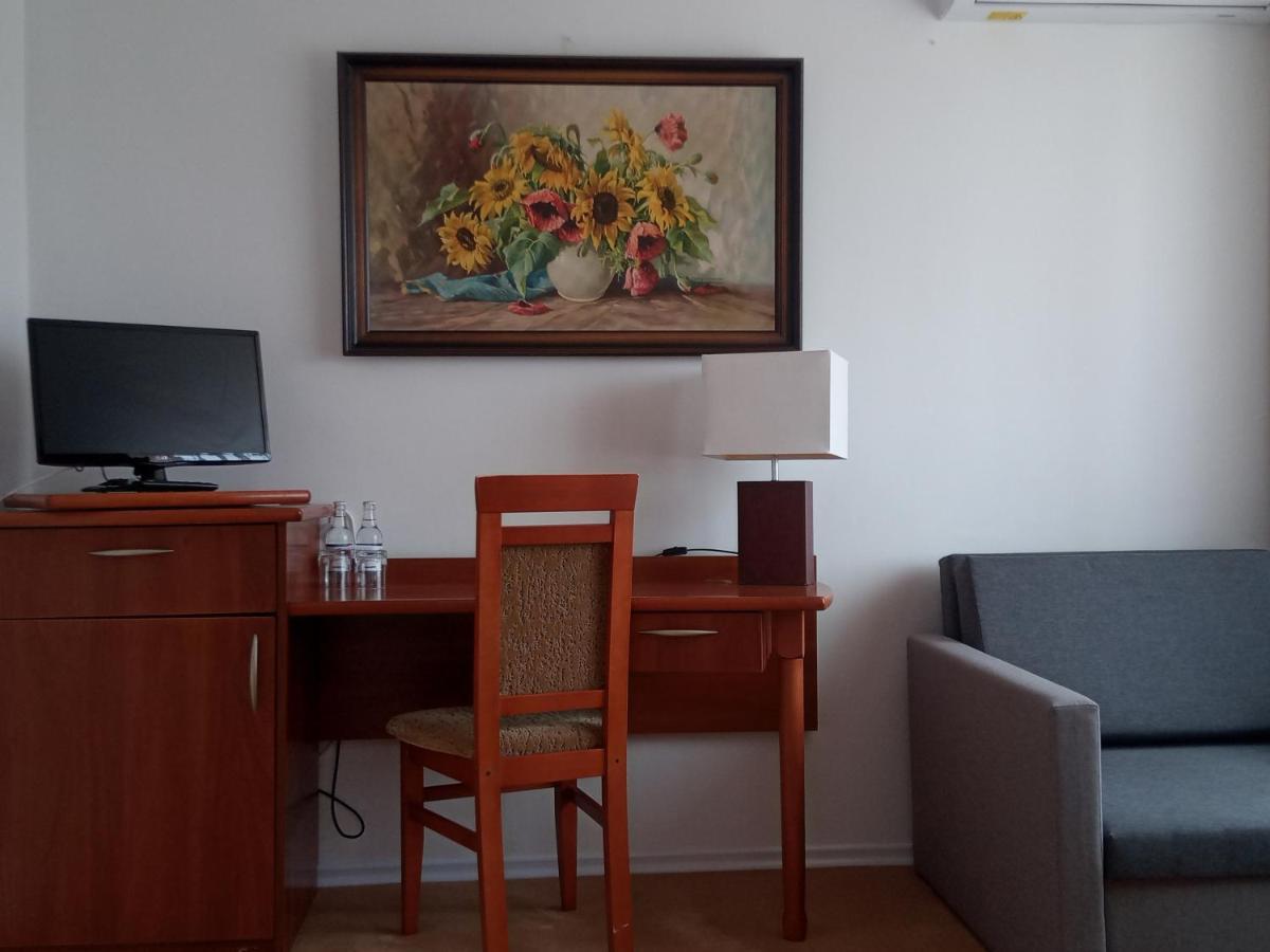 Iwonicz-Zdrój Elita Hotel & Restauracja מראה חיצוני תמונה
